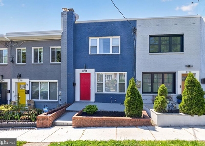 2218 16th Street Ne - Photo 1