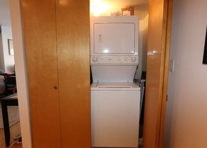1407 N Wicker Park Avenue - Photo 1