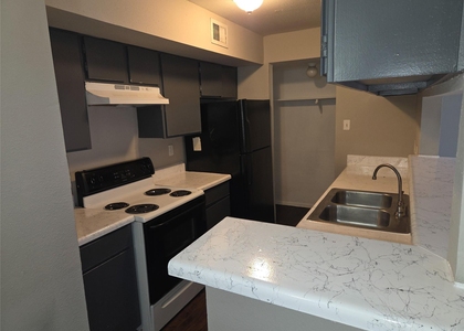 7200 W T C Jester Boulevard - Photo 1