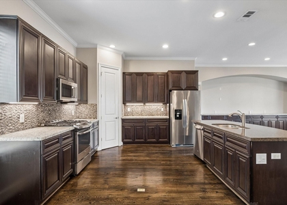 1105 E 27th Street - Photo 1