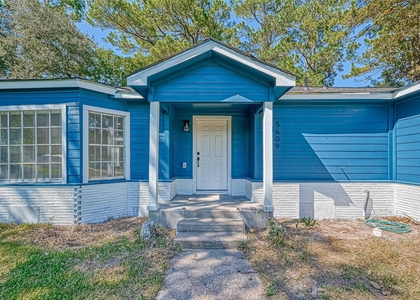 5609 Denmark Street - Photo 1