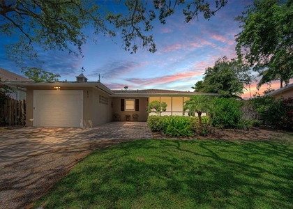 253 Park Circle S - Photo 1