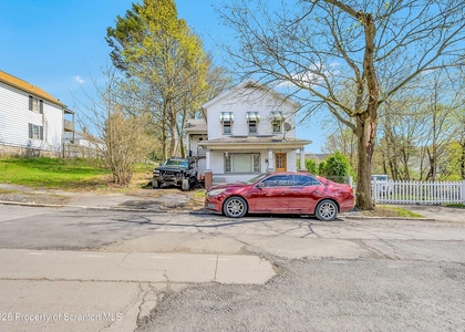 1019 S Webster Avenue - Photo 1