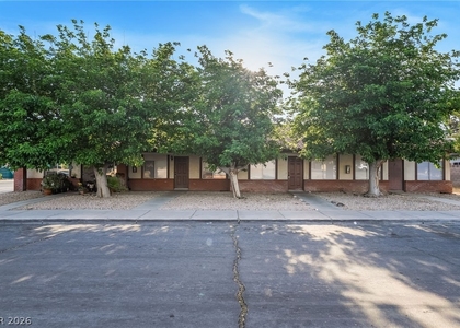 1611 E Harmon Avenue - Photo 1