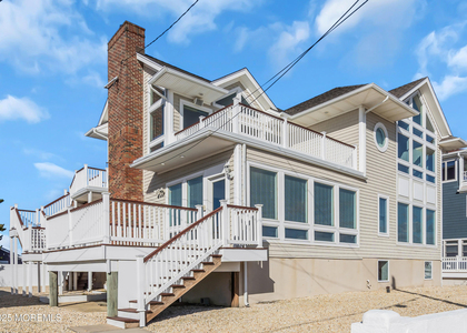 913 N Ocean Avenue N - Photo 1
