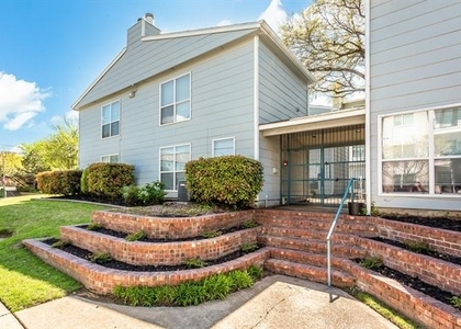 1901 N Fitzhugh Avenue - Photo 1