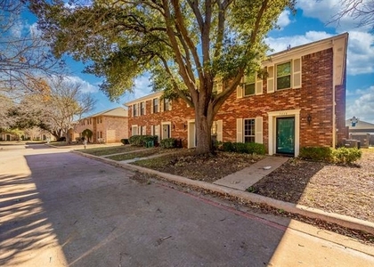 7337 Kingswood Circle - Photo 1