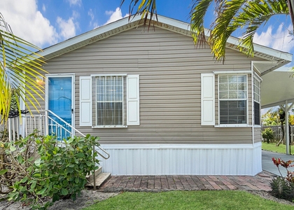 7568 Se Swan Avenue - Photo 1