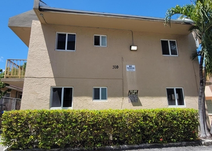 310 Nw 16th Avenue - Photo 1