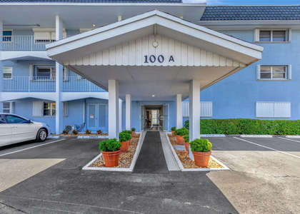 100 Shore Court - Photo 1