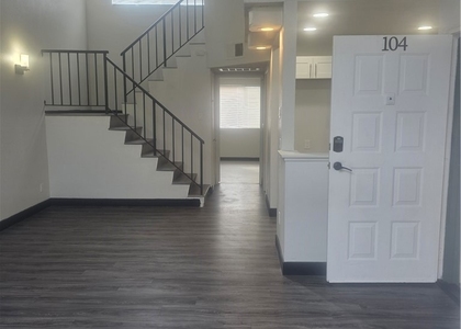 11150 Glenoaks - Photo 1