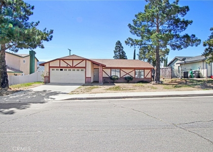 1142 W King Street - Photo 1