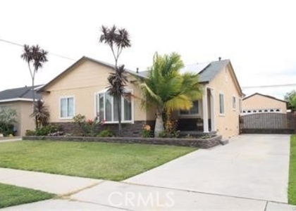 15754 Faculty Avenue - Photo 1