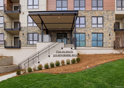 25 S Riverside Avenue - Photo 1