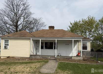 2729 Woodbridge Avenue - Photo 1