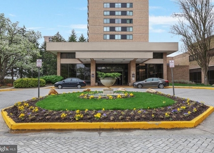 3713 S George Mason Drive - Photo 1