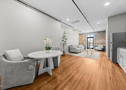 104 N Birch Avenue - Photo 1