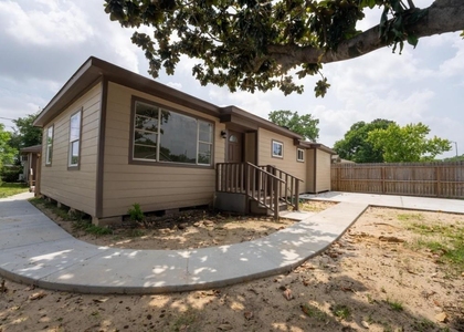 220 Armstrong Street - Photo 1