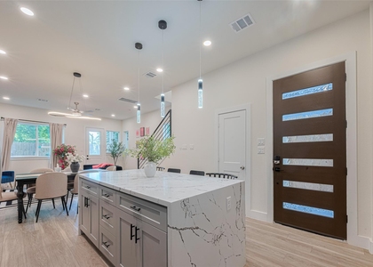 2909 Nagle Street - Photo 1