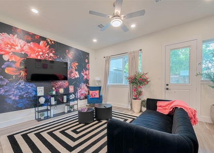 2909 Nagle Street - Photo 1