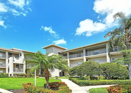 9610 Club South Circle - Photo 1