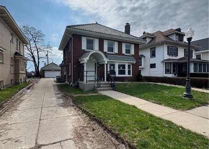 117 W Humboldt Parkway - Photo 1