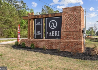 2025 W Iris Drive Se - Photo 1