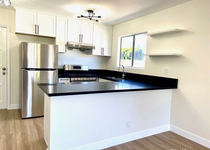 2728 Crestmoore - Photo 1