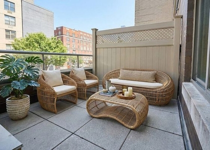 1st Avenue - Photo 1