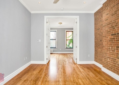 10th Avenue - Photo 1