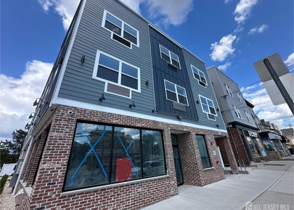 213 French Street - Photo 1