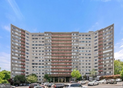 5340 Holmes Run Parkway - Photo 1