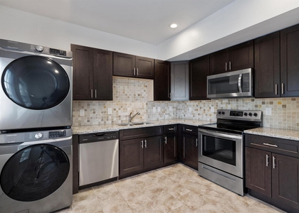 6211 Manor Rd - Photo 1