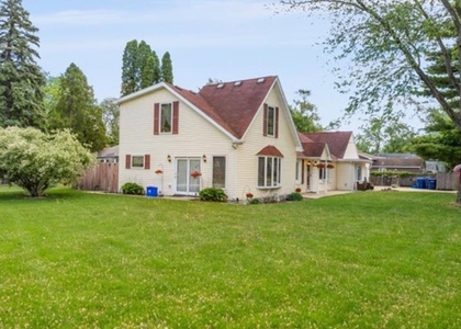 125 Maple Court - Photo 1