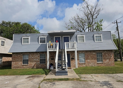 1500 Oleander Drive - Photo 1