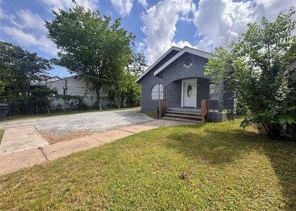 4106 Robertson Street - Photo 1