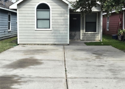 2112 Davis Street - Photo 1