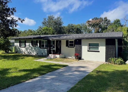319 22nd Street Sw - Photo 1