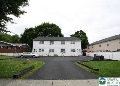 709 Line Street - Photo 1