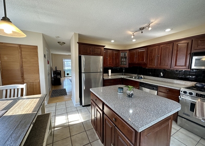15 Crest Street - Photo 1