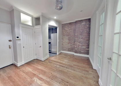 230 East 32nd Street apt 1C - Photo 1