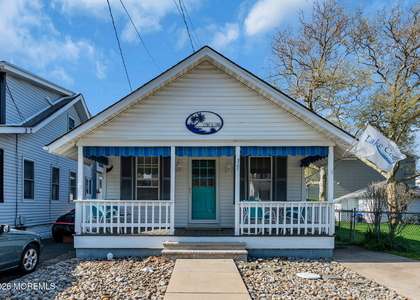 307 18th Avenue - Photo 1