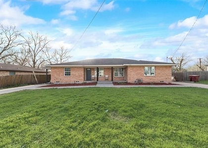 913 Live Oak Street - Photo 1