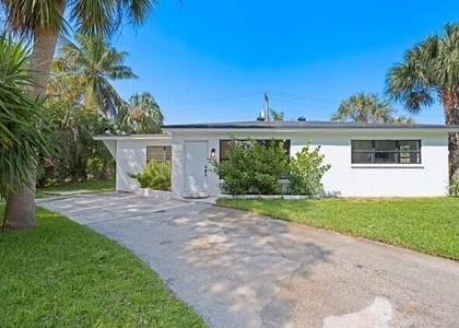 235 Ne 20th Street - Photo 1