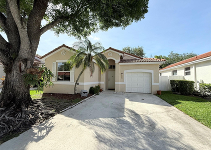 4965 Sw 153rd Avenue - Photo 1