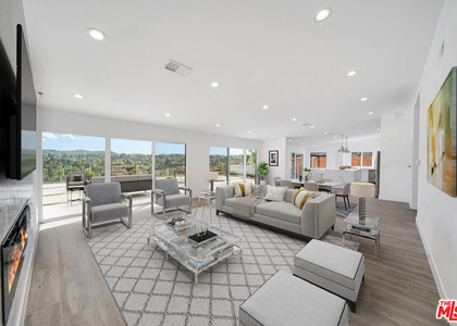 23500 Aetna Street - Photo 1