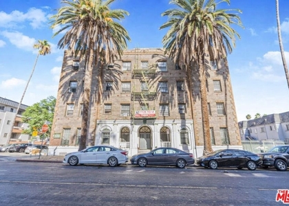 400 S Kenmore Avenue - Photo 1