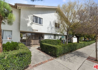 18555 Collins Street - Photo 1