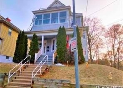 37 Roosevelt Avenue - Photo 1
