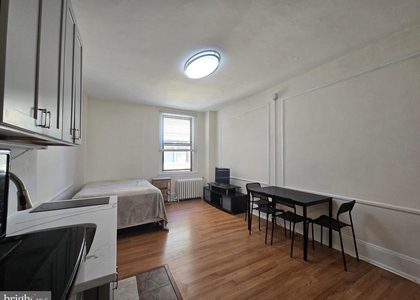 1324 Locust Street - Photo 1